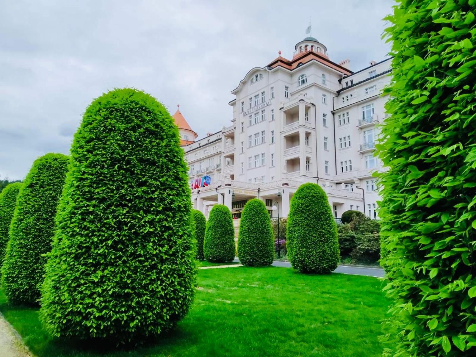 Appartement Artflora Kv Premium à Karlovy Vary Extérieur photo