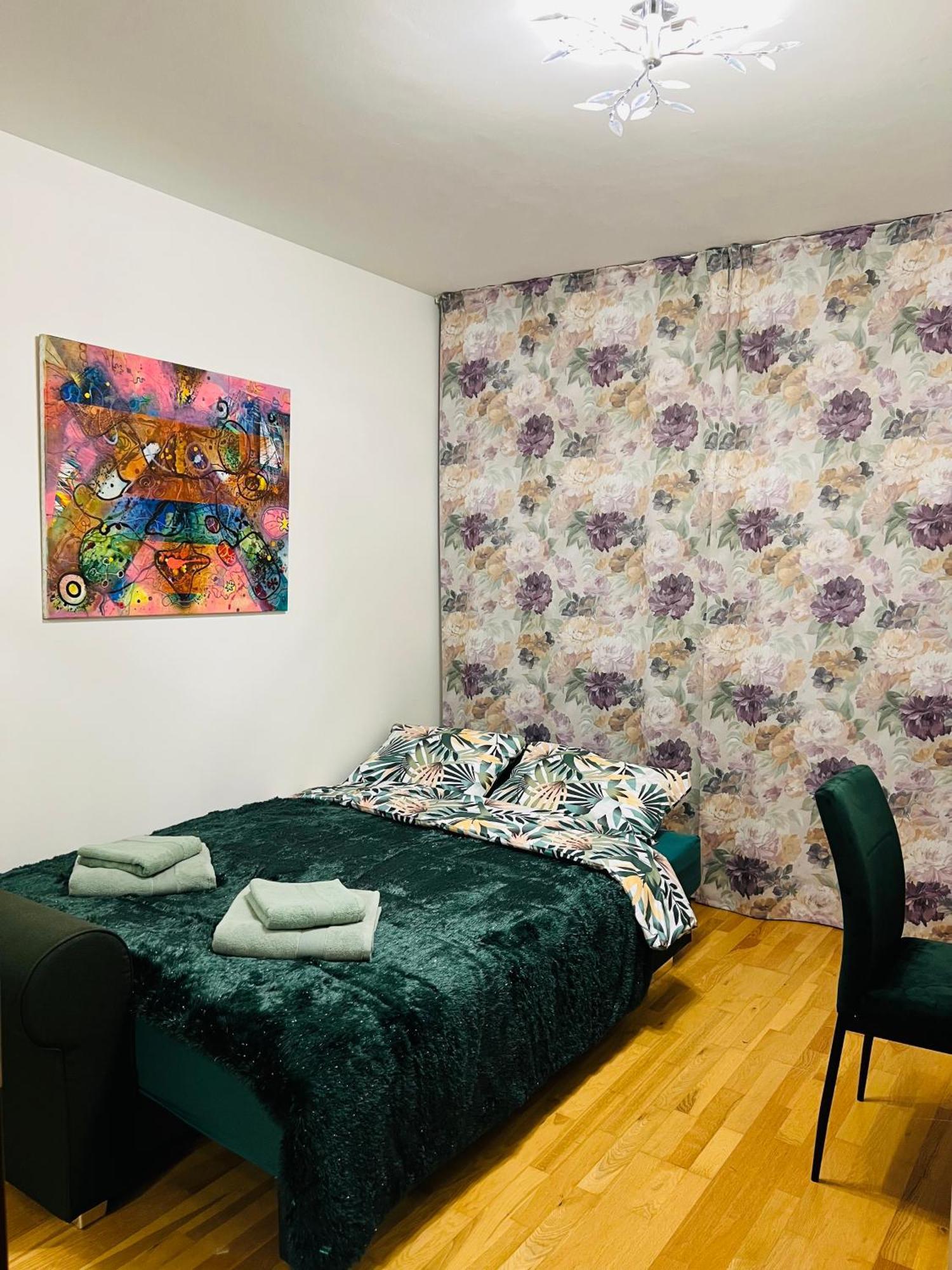 Appartement Artflora Kv Premium à Karlovy Vary Extérieur photo