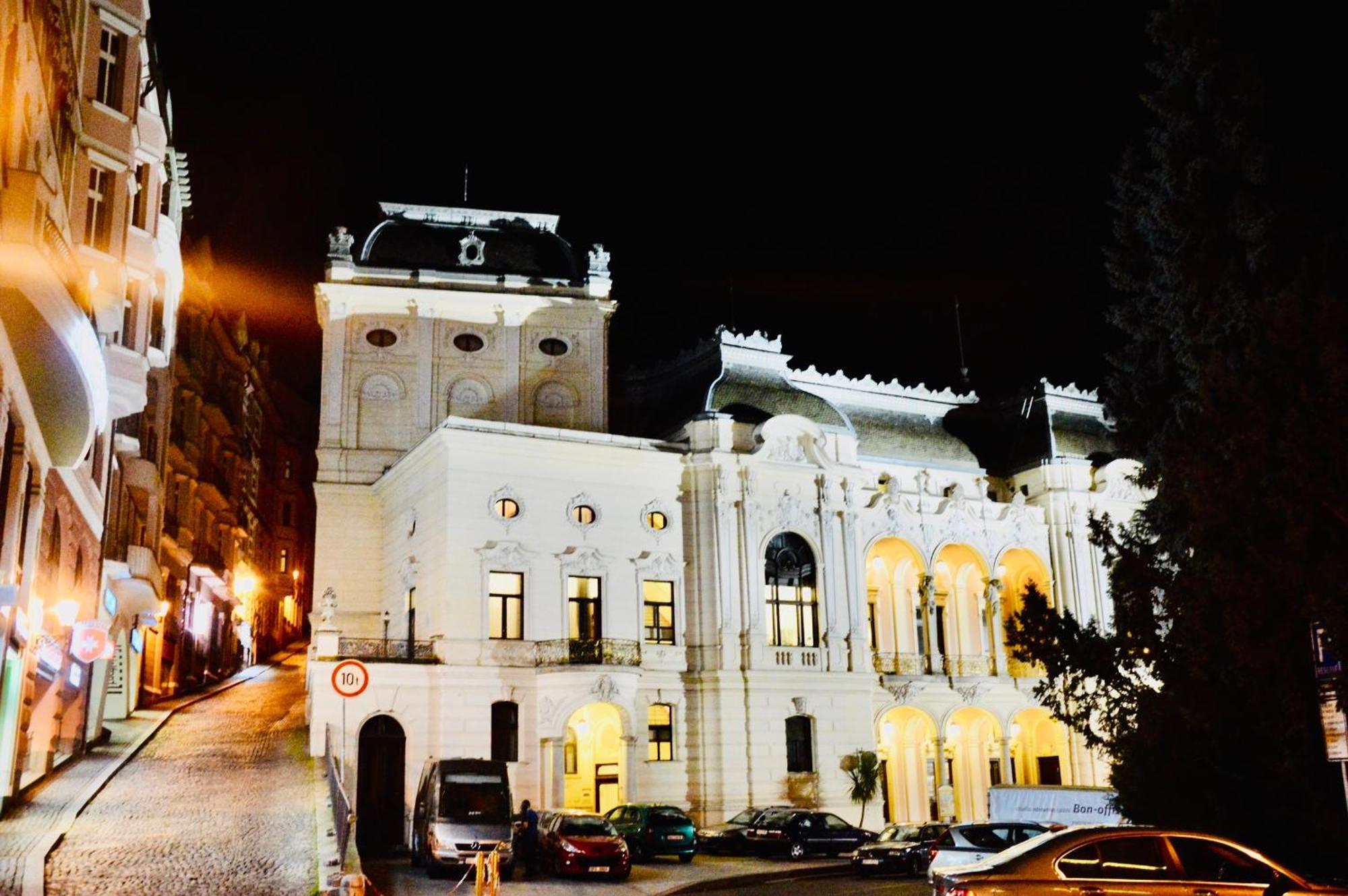 Appartement Artflora Kv Premium à Karlovy Vary Extérieur photo